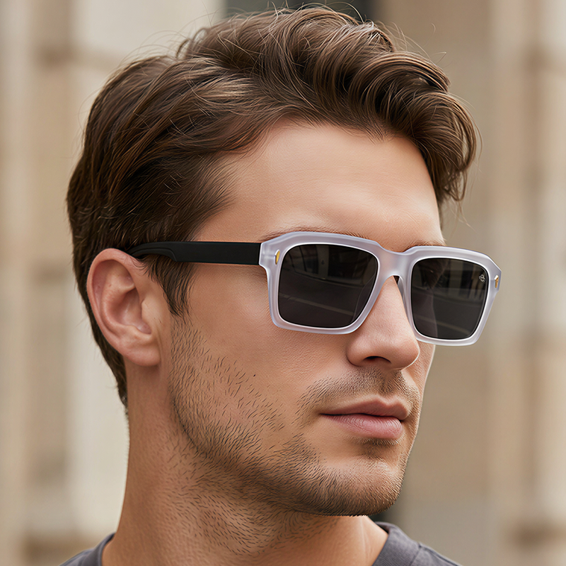 Eyejack Grey Wayfarer Sunglasses for Men & Women (5618CL1043)