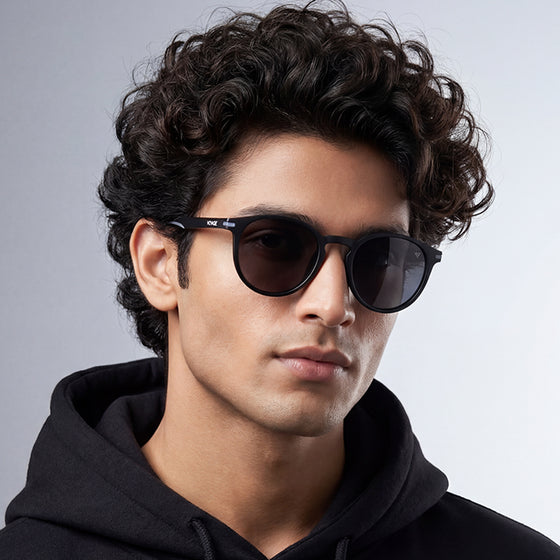 Matira | Black & Grey Round Polarized Sunglasses | PMG7407