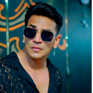 Voyage Round Black Silver Sunglasses MG2977-C1